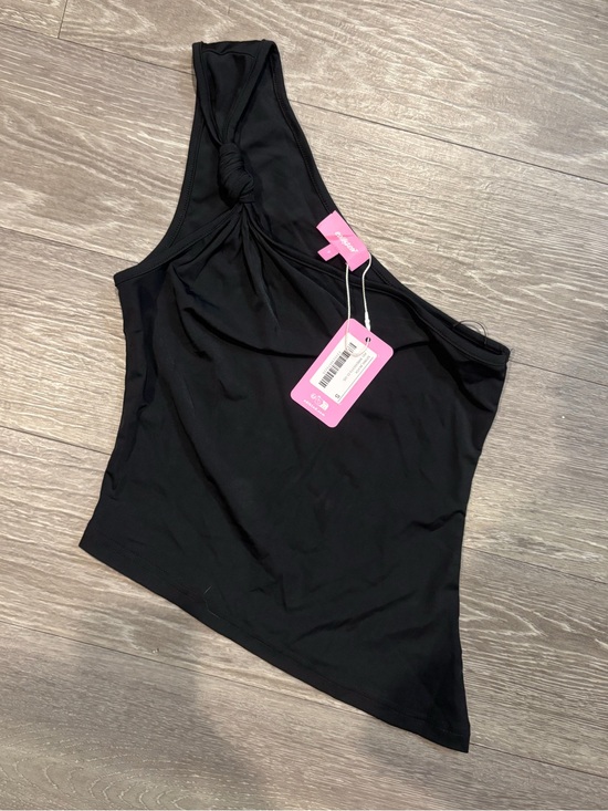 Edikted Tops - NWT Edikted Knotted One Shoulder Asymmetric Top